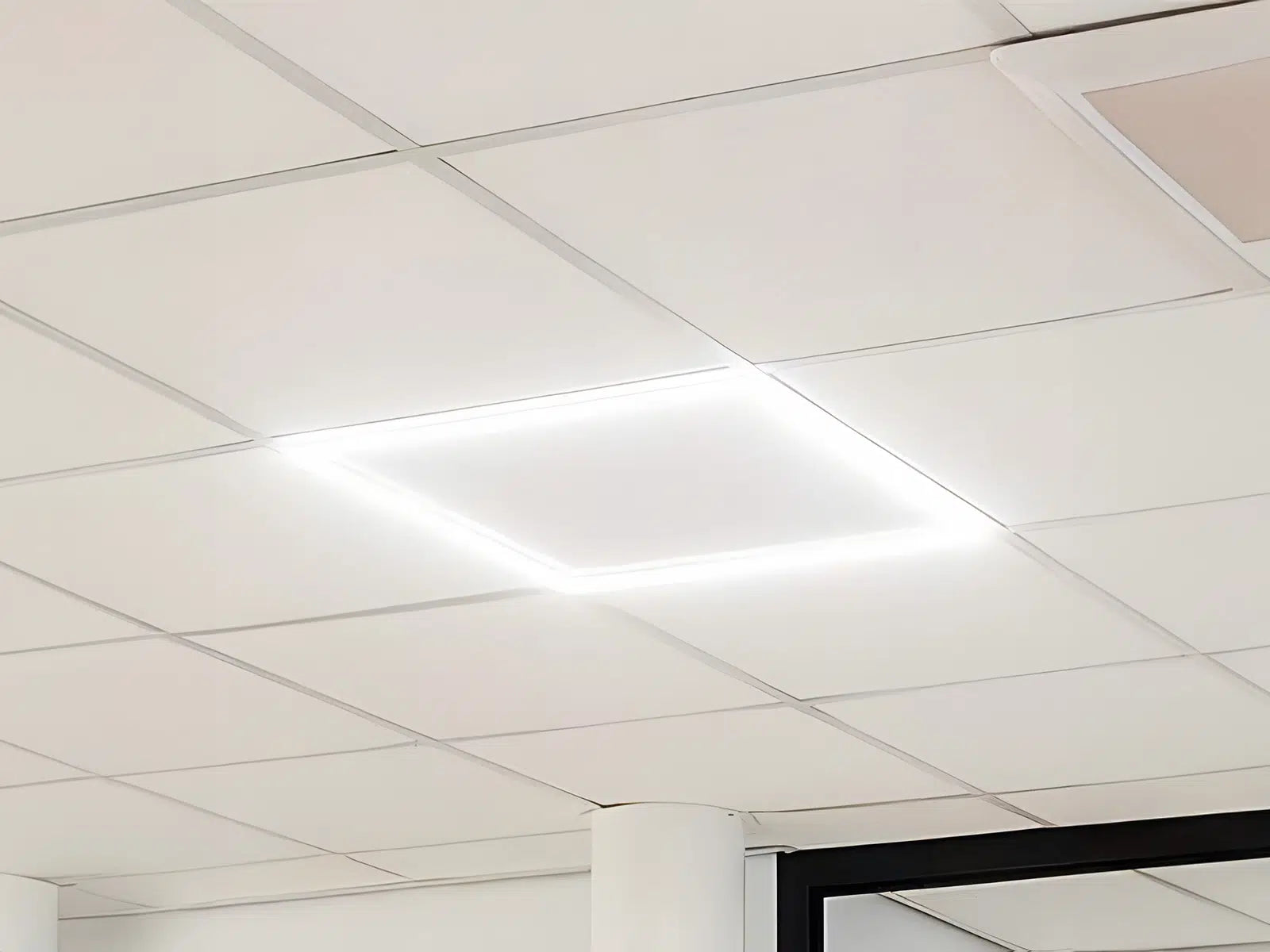 Track lighting for adding a touch of eleganceLED Paneel hollow 60x60 cm 36W 100lm/W