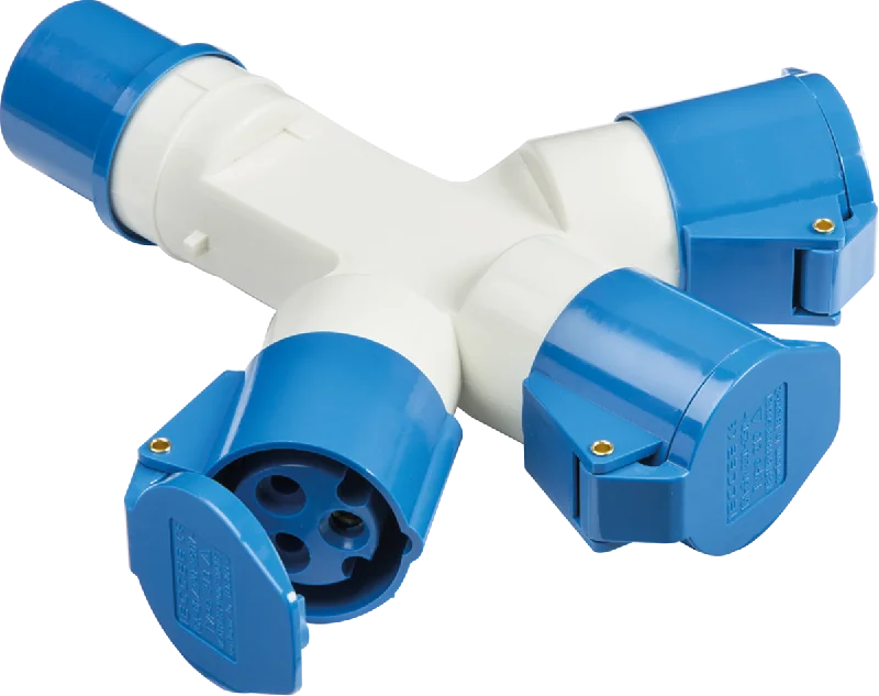 Track lighting with swivel heads for precise aimingKnightsbridge 240V IP44 16A 2P+E 3 Way Splitter