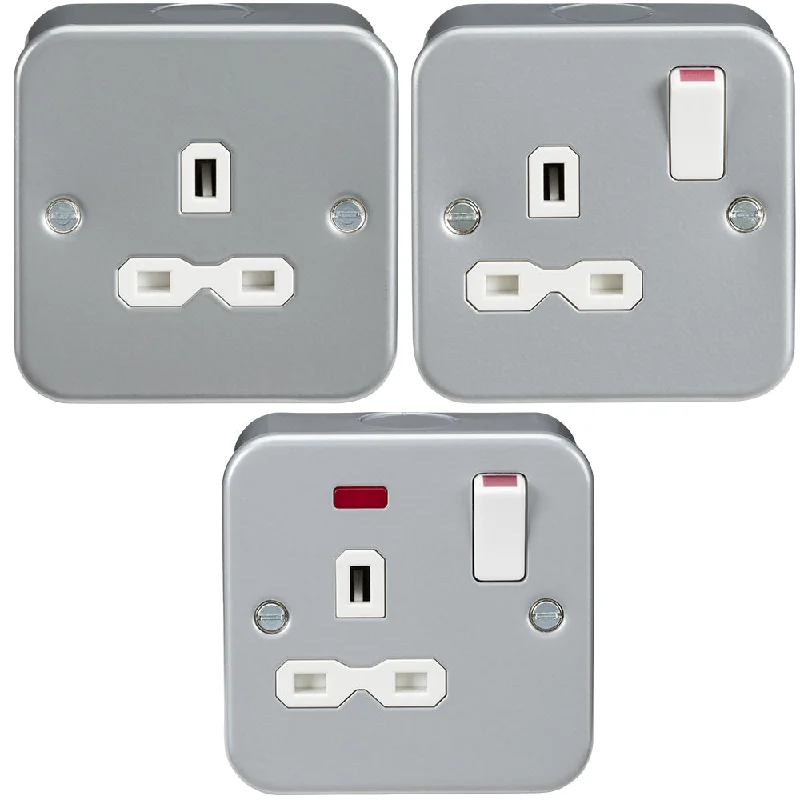 Track lighting with a long - lasting lifespanKnightsbridge Metal Clad Heavy Duty 13A 1G DP Switched Socket