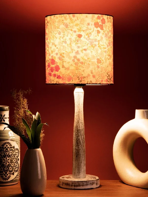 wooden table lamps with natural grain for a warm and organic feelwooden table lamps with natural grain for a warm and organic feelWooden Brown Log Lamp with Green Chaos Shade